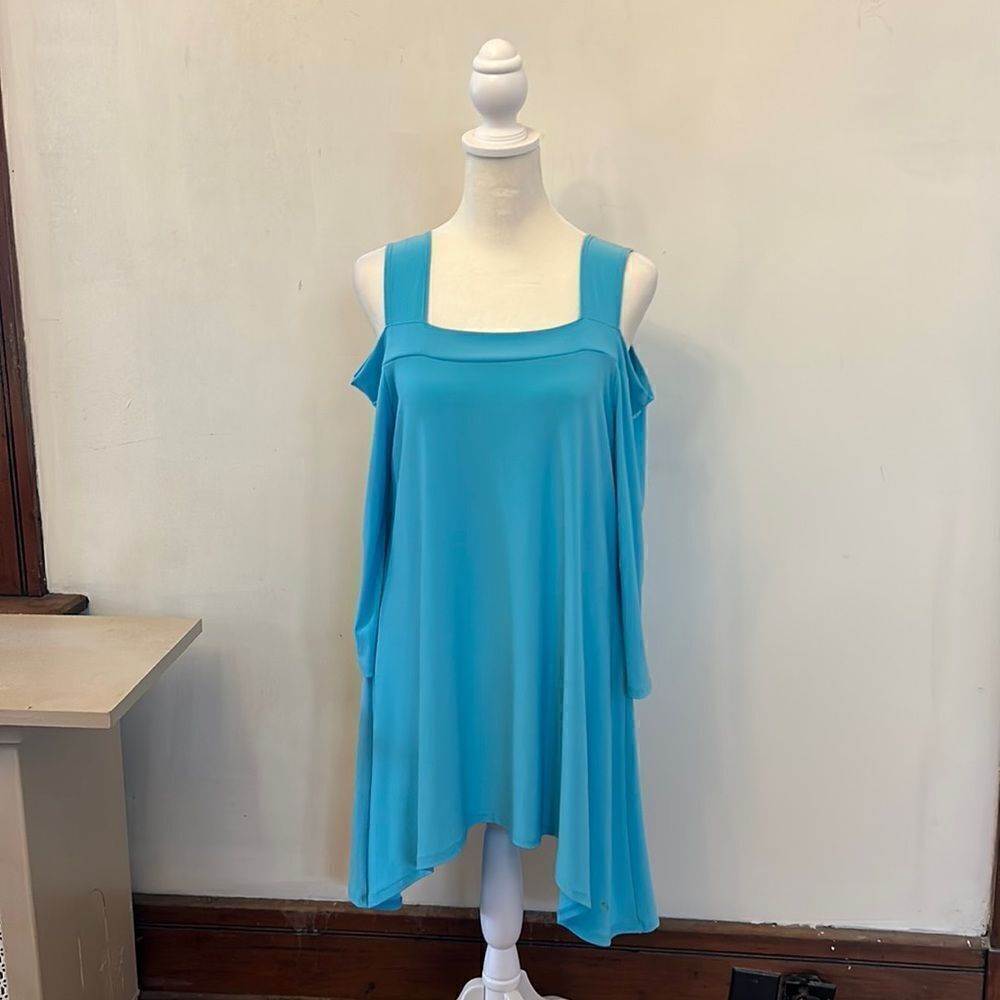 Pretty Woman turquoise cold shoulder tunic Size M NWT